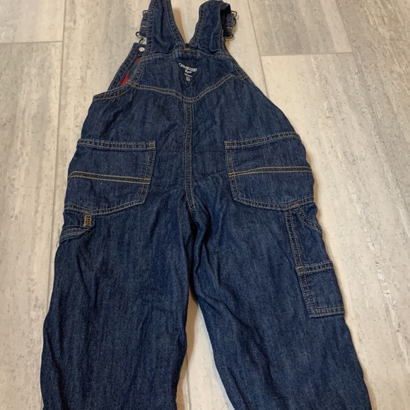 🌺 4/$20 🌺 OshKosh boys 2T overalls - Picture 5 of 5